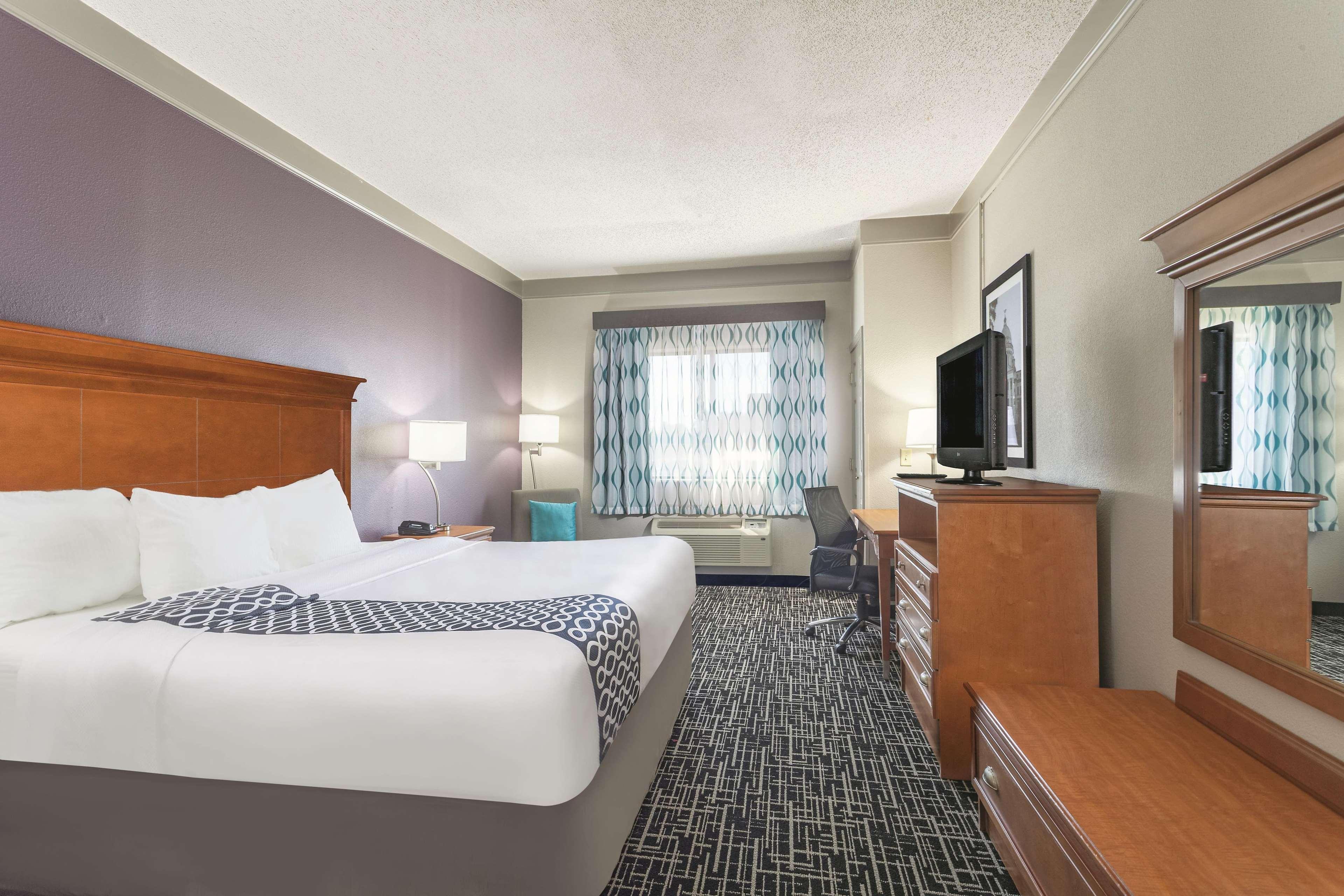 La Quinta By Wyndham Jackson Airport Hotel Pearl Exterior photo