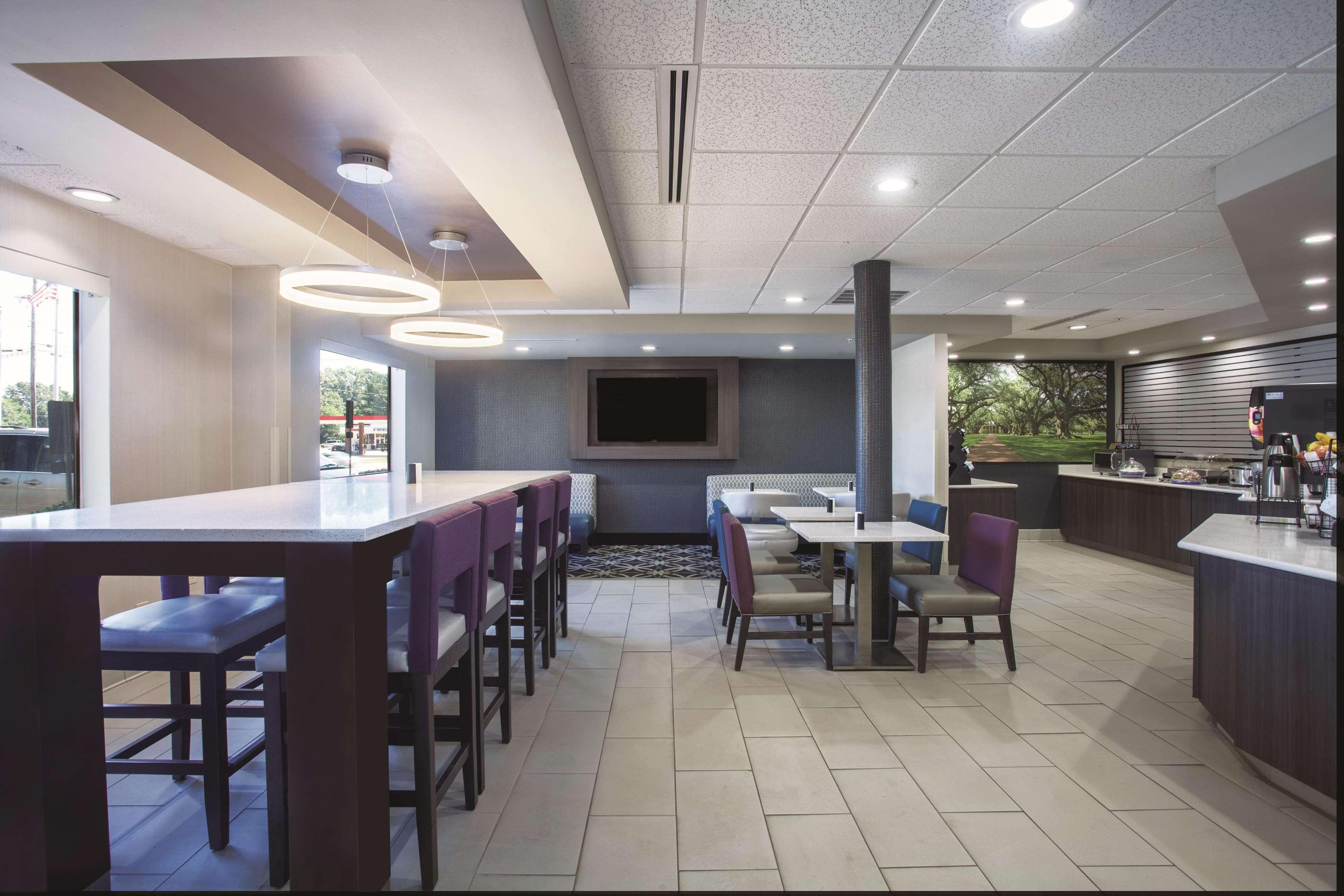 La Quinta By Wyndham Jackson Airport Hotel Pearl Exterior photo