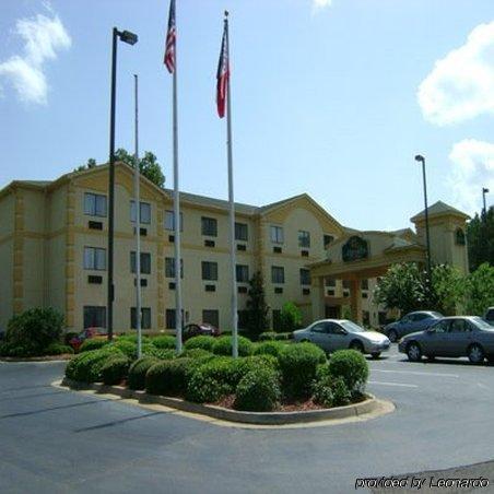 La Quinta By Wyndham Jackson Airport Hotel Pearl Exterior photo