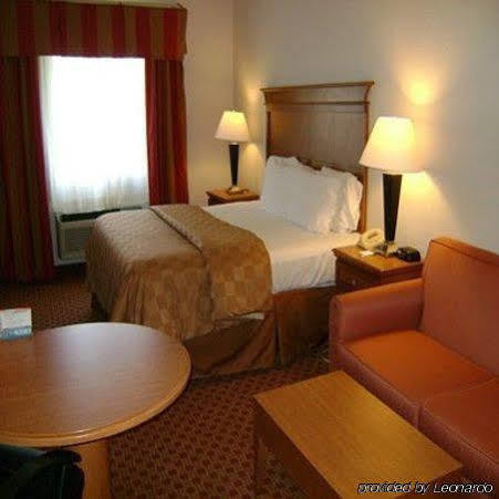 La Quinta By Wyndham Jackson Airport Hotel Pearl Exterior photo